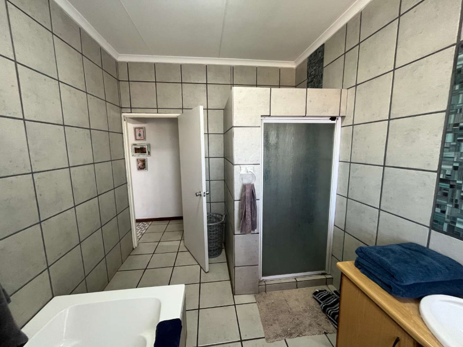 3 Bedroom Property for Sale in Olyfvenhoudtsdrift Northern Cape
